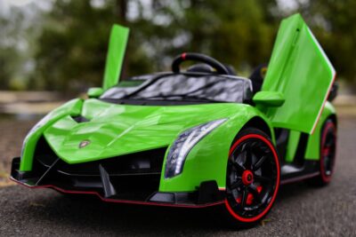 Акумулаторна кола Lamborghini Veneno 12V с отварящи се врати меки гуми 4x4 Зелена