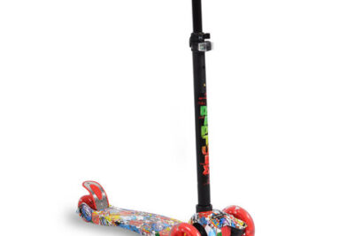 Многоцветна тротинетка с червен акцент