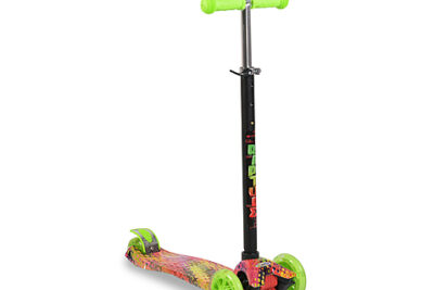 Зелена тротинетка с три гуми